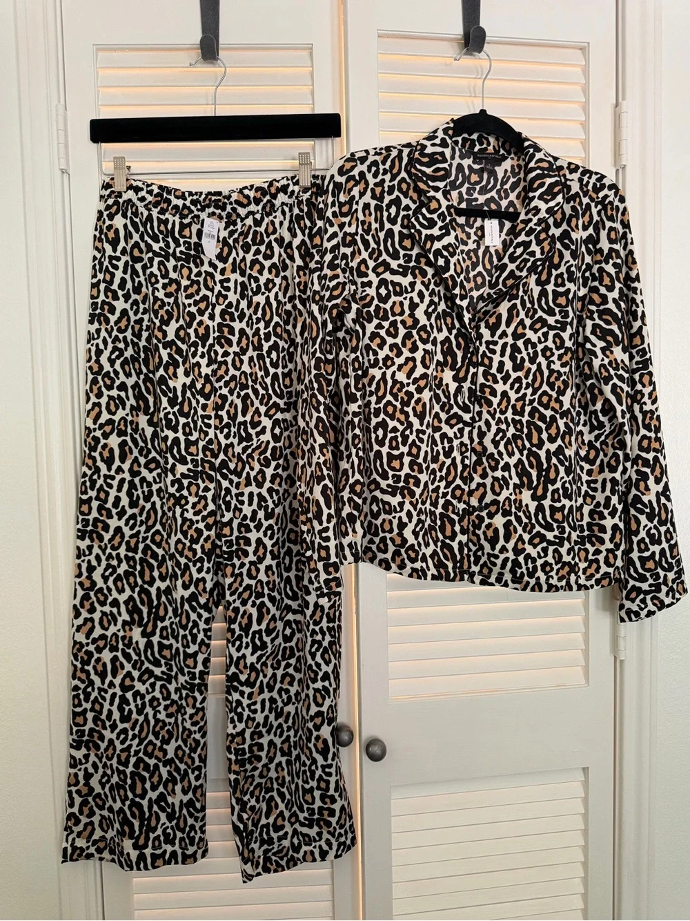 Banana Republic Leopard Print Pajama Set in Black, Brown & Cream size Small